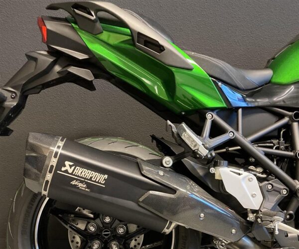 Akrapovic titanium sports exhaust - Image 3